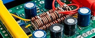 Развязка по питанию: как правильно ставить и рассчитывать конденсаторы для МК Развязка по питанию: как правильно ставить и рассчитывать конденсаторы для МК